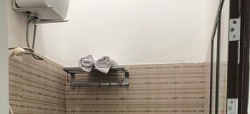 In-room Bathroom 6 Wisma Zahra Dua