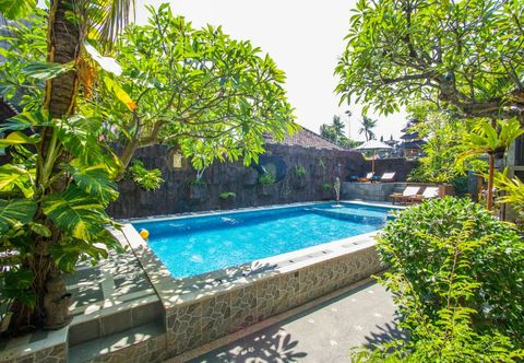 สระว่ายน้ำ Hotel Shri Ganesh