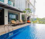 Swimming Pool 2 Chic Studio Brooklyn Alam Sutera Apartment By Travelio