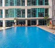 Swimming Pool 3 Chic Studio Brooklyn Alam Sutera Apartment By Travelio