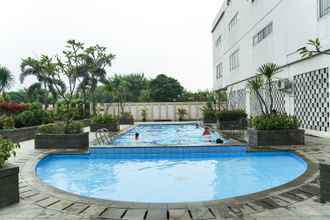 Kolam Renang 4 Elegant Studio Apartment at Margonda Residence 5 By Travelio