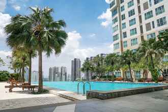 Kolam Renang 4 Fabulous 2BR at Gandaria Heights Apartment By Travelio