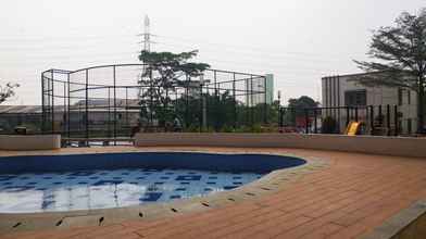 Kolam Renang 4 Modern 2BR at Sentra Timur Apartment By Travelio