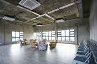 Functional Hall Ekocheras Suite by Moka