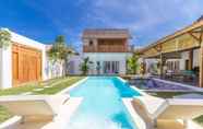 Swimming Pool 2 Villa Opaline