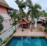 สระว่ายน้ำ 3 Punnapha Pool Villa Pattaya