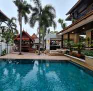 สระว่ายน้ำ 2 Punnapha Pool Villa Pattaya
