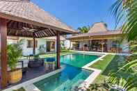 Swimming Pool Villa Kiu