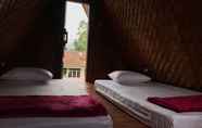 Kamar Tidur 5 Wind's Cabin  (Wooden Homestay Ciwidey)