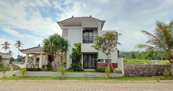 Bên ngoài Golden Leaf Villa