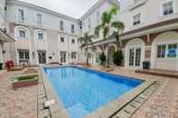 Swimming Pool Best Deal Guest House Studio at Alesha Vanya Park (Sharing Bathroom) By Travelio