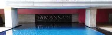 Kolam Renang 2 Comfy and Elegant Studio Apartment at Tamansari Sudirman By Travelio