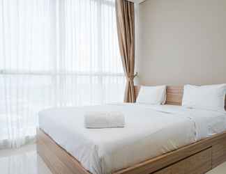 Kamar Tidur 2 Wonderful and Cozy 1BR Ciputra International Apartment By Travelio