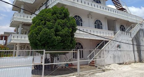 Exterior 2 Gedung Putih Syariah