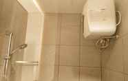 In-room Bathroom 6 Freenomstay @ Bogor Icon Apartemen