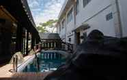 Swimming Pool 5 Aurila Hotel Palangka Raya