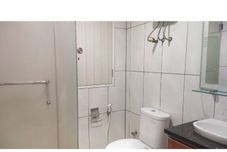 객실 내 욕실 Apt Sentra Timur Residence by Abil