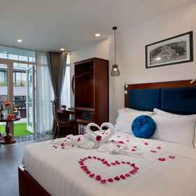 Antique Angel Hotel 1, โรงแรม & ที่พัก Cafe Trấn Vũ