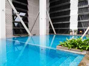 Swimming Pool 4 Cozy Studio Paddington Heights Apartment near Alam Sutera By Travelio