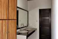 In-room Bathroom Guest House 555 NKI