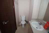 In-room Bathroom Apatel U Residence Tower 2 Lt. 21