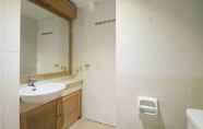 In-room Bathroom 5 Apartemen Batavia By Aparian