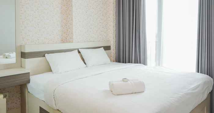 Kamar Tidur Beautiful and Comfy 2BR at Tree Park Apartment By Travelio