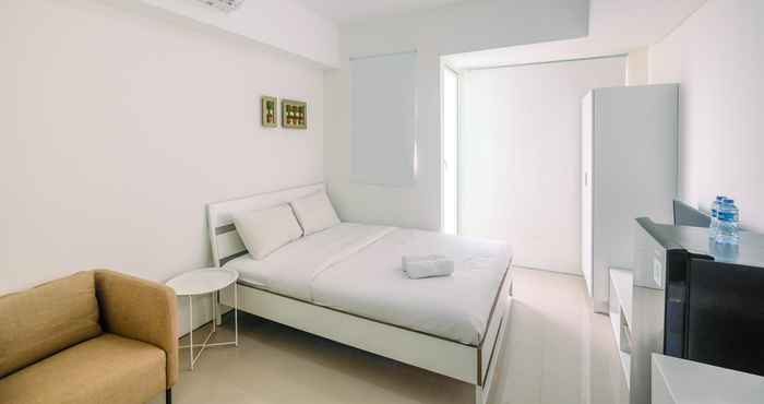 Bedroom Cozy Studio at Silk Town Apartment By Travelio