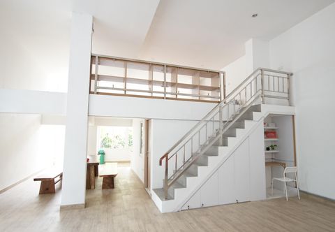 ロビー Apatel Kara House