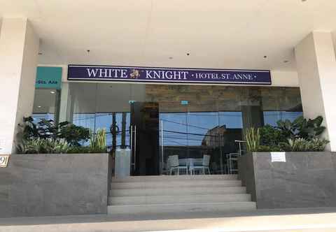 Lobby White Knight Hotel Saint Anne Manila