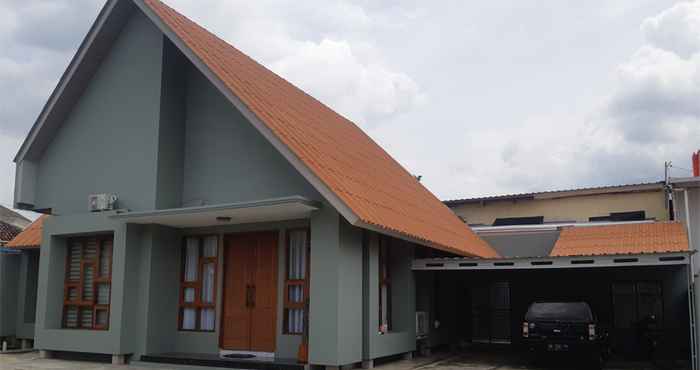 Bên ngoài Lamondo Homestay Syariah