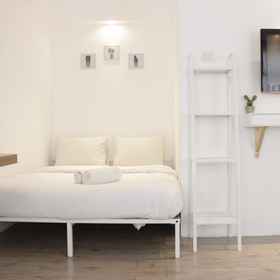 Chic and Modern Studio at Grand Asia Afrika Apartment By Travelio1 , 飯店Click Square