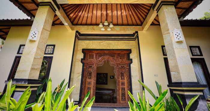 Exterior Kirana Homestay