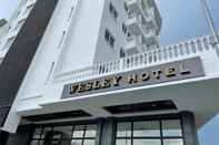 Exterior Wesley Hotel