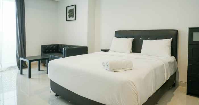 Kamar Tidur Elegant Studio with City View at West Vista Apartment By Travelio