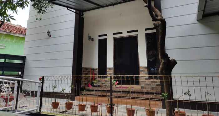 Luar Bangunan CEU ATIH HOMESTAY SYARIAH