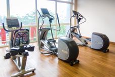 피트니스 센터 Relaxing and Comfy Studio at Tifolia Apartment By Travelio