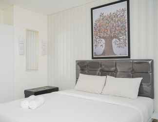 ห้องนอน 2 Spacious and Chic Studio at Bintaro Icon Apartment By Travelio