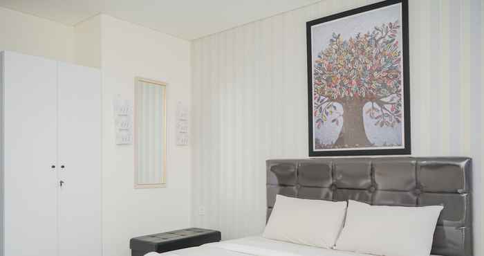 ห้องนอน Spacious and Chic Studio at Bintaro Icon Apartment By Travelio