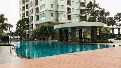 Kolam Renang 4 Great Choice 1BR Apartment at Thamrin Residence By Travelio