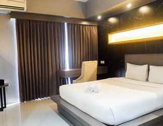 Kamar Tidur 2 Modern and Spacious Studio Apartment at Taman Melati By Travelio