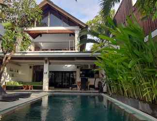 Lobi 2 Harmony Villa Dua