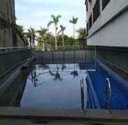 Kolam Renang 3 Comfortable and Stylish Studio at Beverly Dago Apartment By Travelio