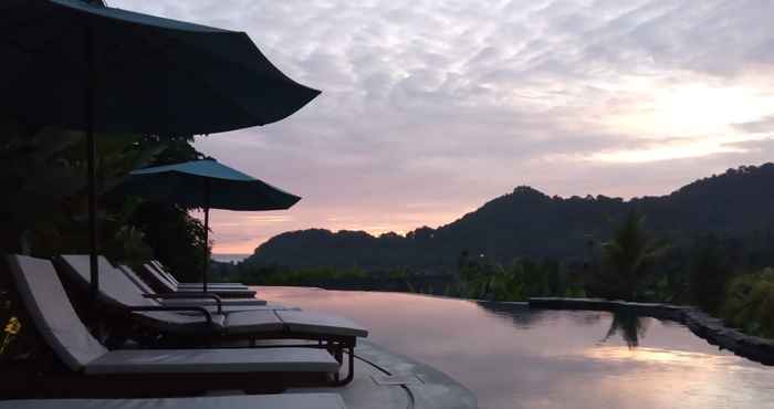 Swimming Pool Sunrise Paradise Bali