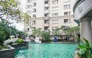 Swimming Pool 2 1BR Apartment with Queen Bed at Ancol Marina near Dufan By Travelio