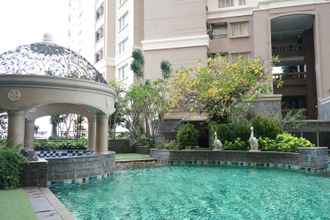 Kolam Renang 4 1BR Apartment with Queen Bed at Ancol Marina near Dufan By Travelio