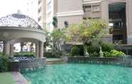 Swimming Pool 3 1BR Apartment with Queen Bed at Ancol Marina near Dufan By Travelio