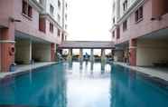 Kolam Renang 3 Cozy and Relax 1BR Mediterania Gajah Mada Apartment By Travelio
