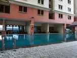 SWIMMING_POOL Cozy and Relax 1BR Mediterania Gajah Mada Apartment By Travelio