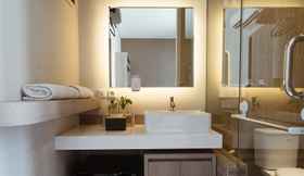 In-room Bathroom 6 W Home Benhil